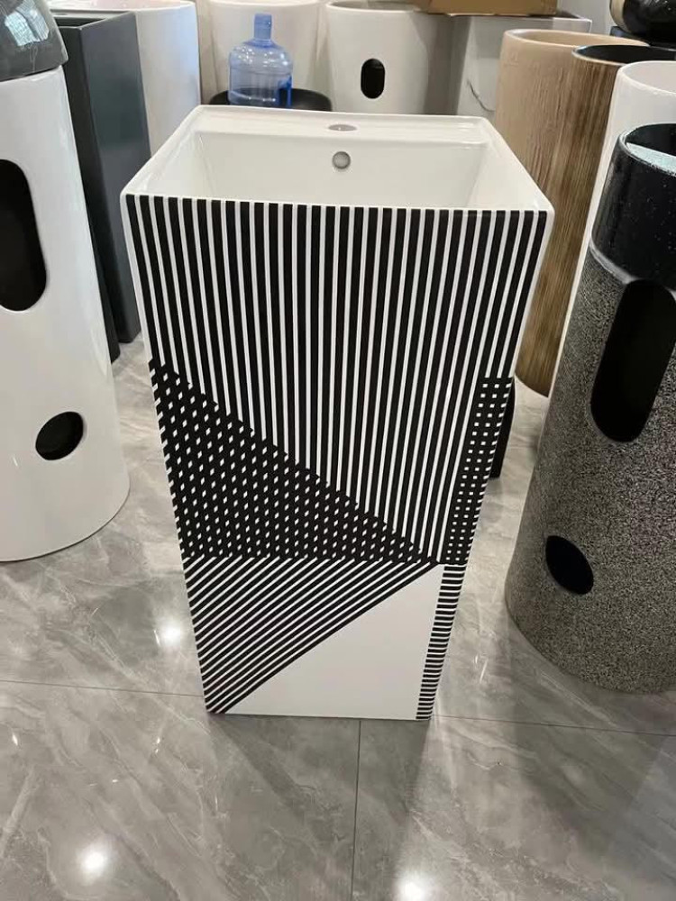 Freestanding washbasin 