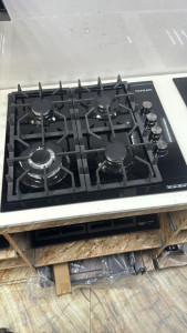 4-burner Gas cooktop