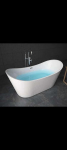 WOODBRIDGE Freestanding Acrylic Soaking Bathtub