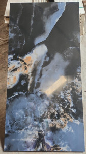 glosssy porcelain tile designed for floor and wall decoration