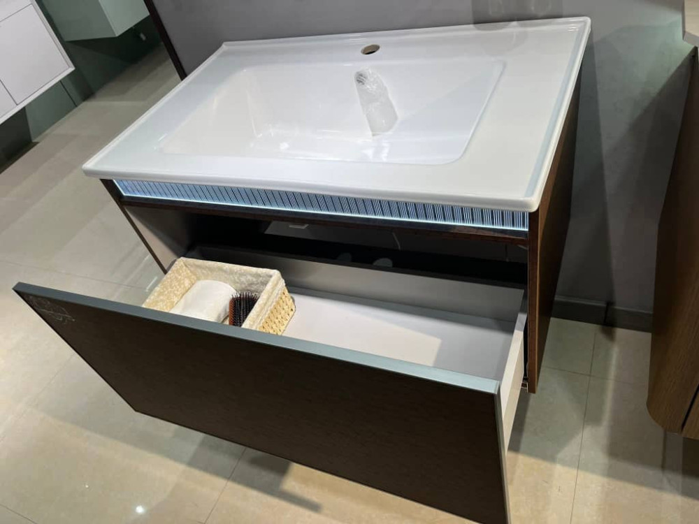 modern bathroom vanity 